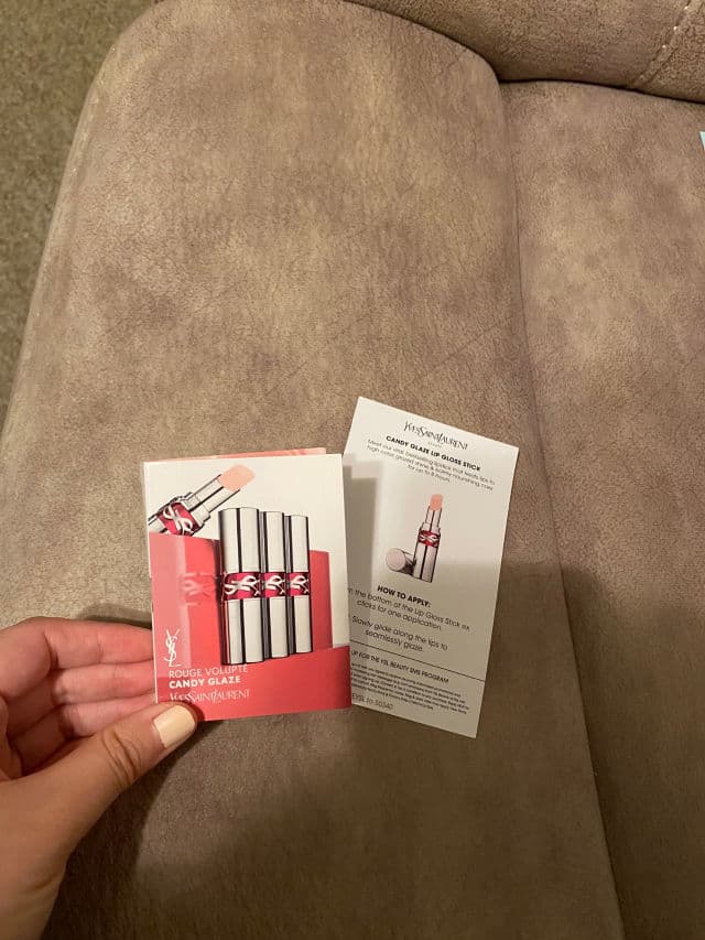 YSL Beauty 02 Healthy Glow Plumper review photo by lucytsai