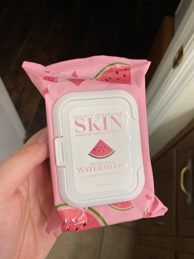 Beauty Creations Watermelon Hydrating Makeup Remover Wipes review photo by lucytsai
