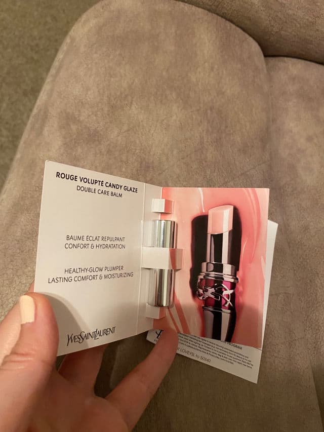 YSL Beauty 02 Healthy Glow Plumper review photo by lucytsai