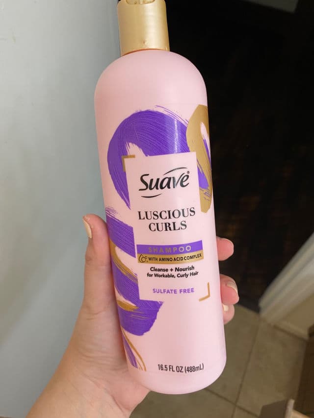 Suave Luscious Curls Shampoo review photo by elletsai90
