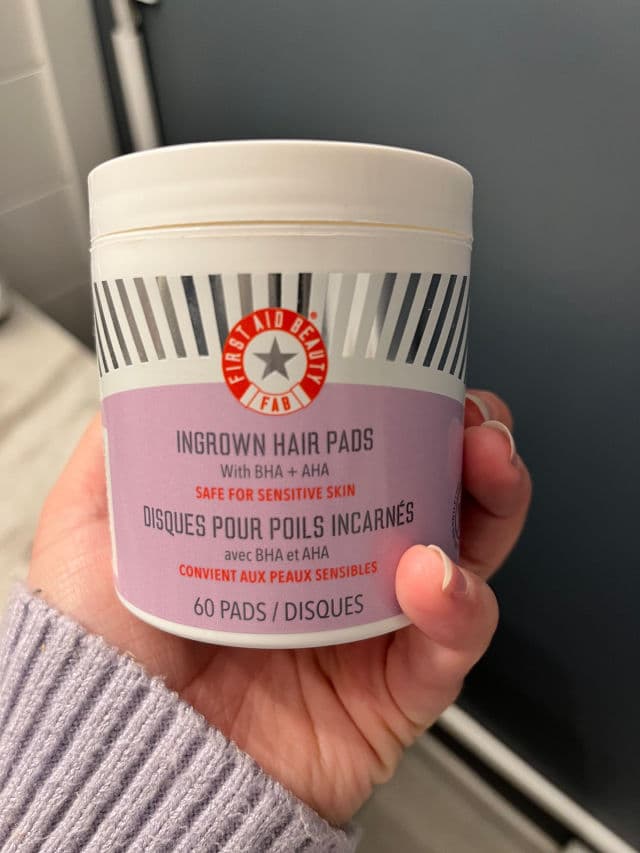 First Aid Beauty Ingrown Hair Pads with BHA & AHA review photo by pggv