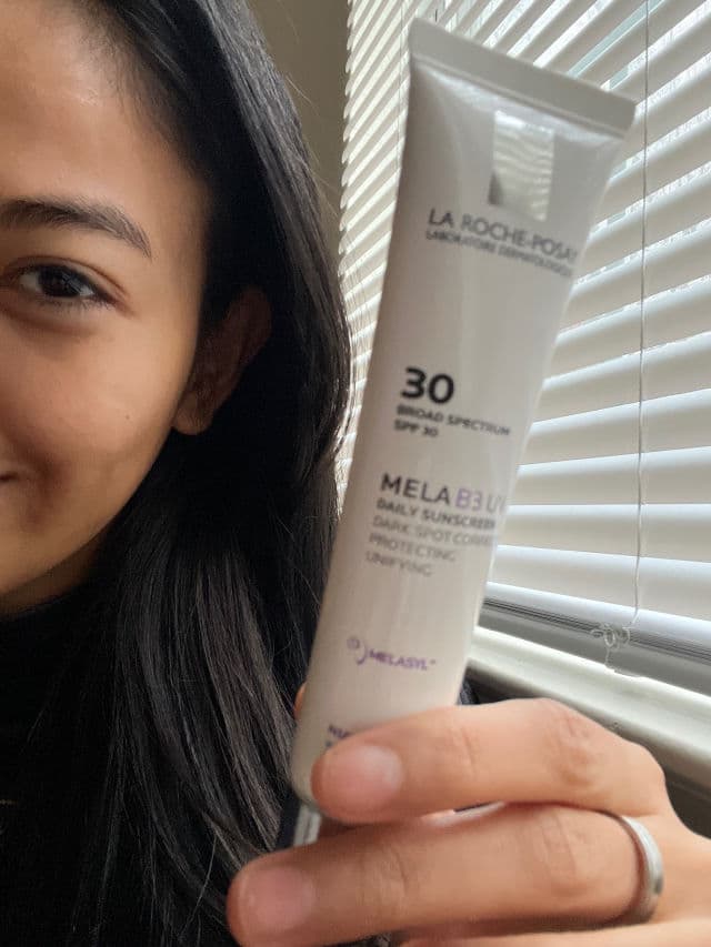 La Roche-Posay Mela B3 UV Broad Spectrum SPF30 review photo by Ellecharenaj