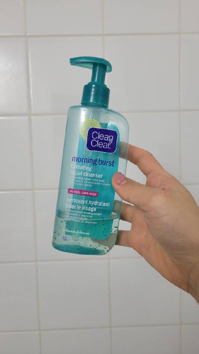 Clean & Clear Morning Burst Hydrating Facial Cleanser review photo by beanglamglow