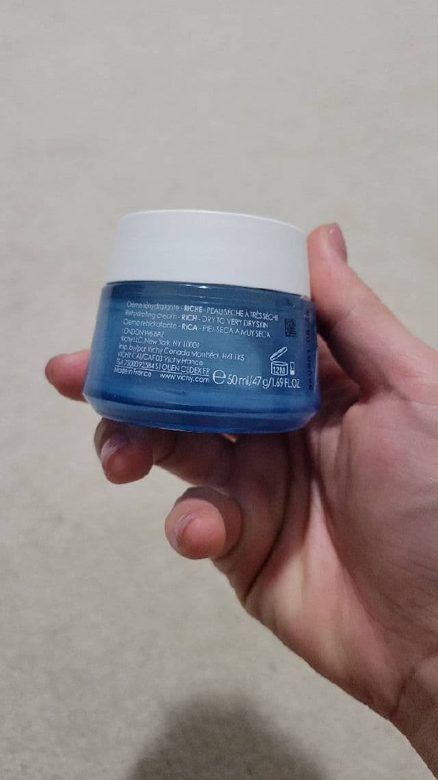 Vichy Laboratories Aqualia Thermal Moisturizing Light Cream review photo by beanglamglow