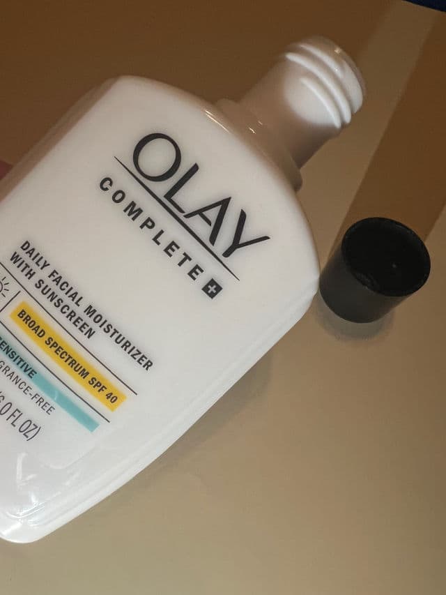 Olay Complete Lotion All Day Moisturizer with SPF 15 for Sensitive Skin review photo by lynnc355