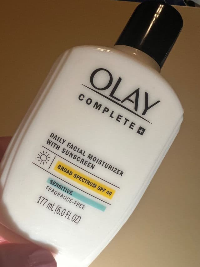 Olay Complete Lotion All Day Moisturizer with SPF 15 for Sensitive Skin review photo by lynnc355
