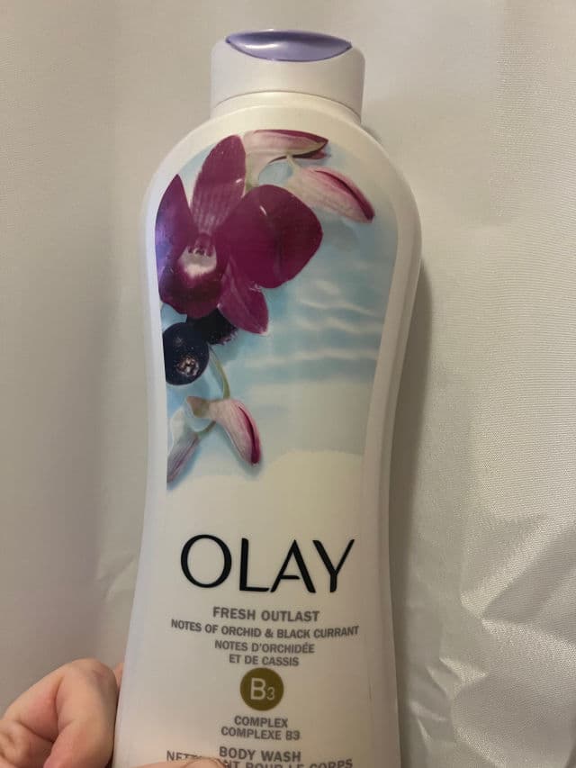 Olay Fresh Outlast Orchid & Black Currant Body Wash review photo by lynnc355