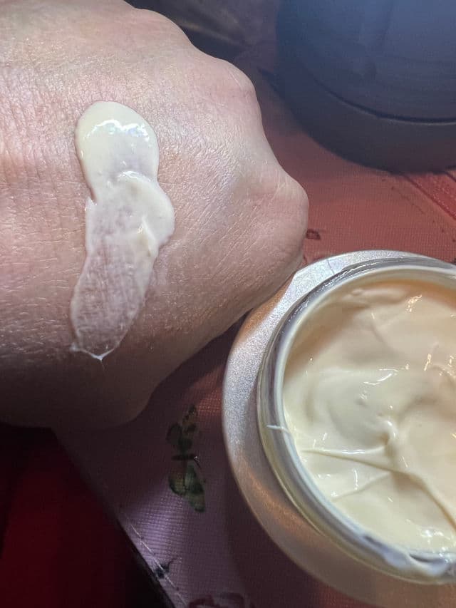 Shiseido Benefiance Wrinkle Smoothing Eye Cream review photo by lynnc355