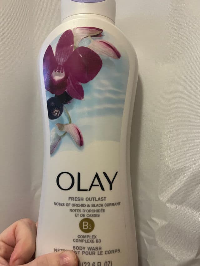 Olay Fresh Outlast Orchid & Black Currant Body Wash review photo by lynnc355