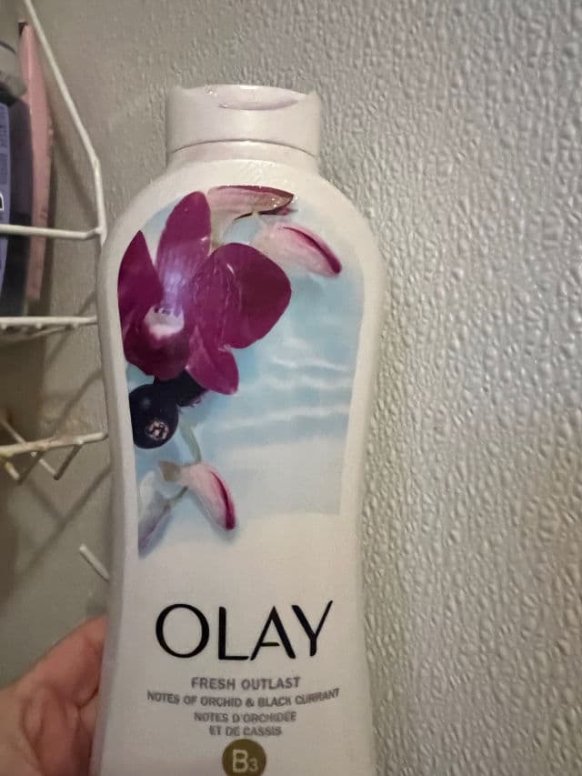 Olay Fresh Outlast Orchid & Black Currant Body Wash review photo by lynnc355