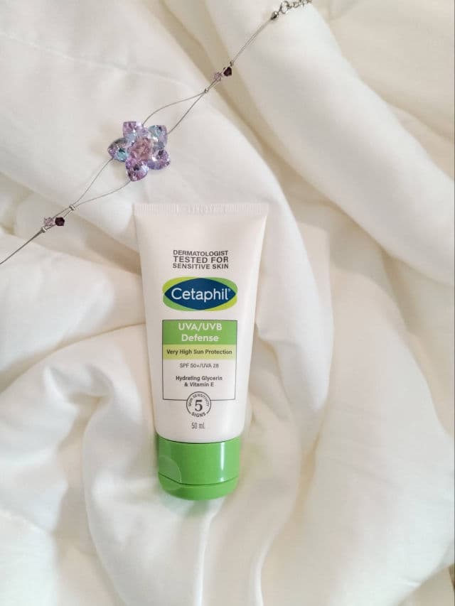 Cetaphil UVA/UVB Defence SPF50+ review photo by SyuenYee