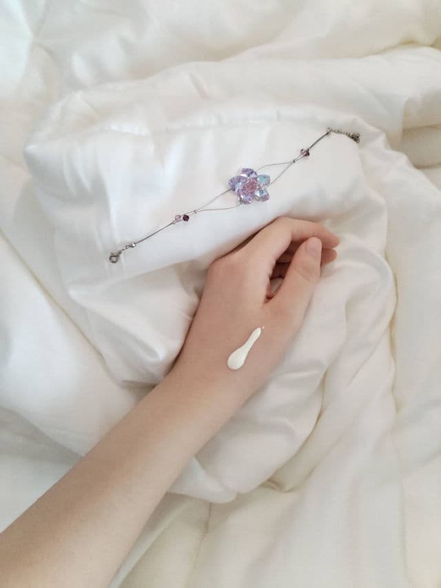 Cetaphil UVA/UVB Defence SPF50+ review photo by SyuenYee