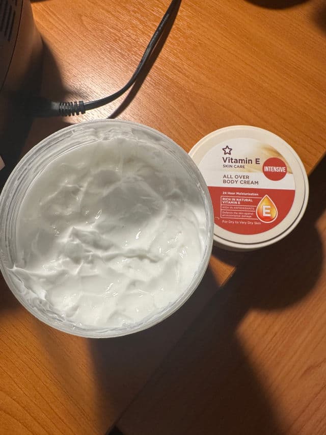 Superdrug Vitamin E Intensive All Over Body Cream review photo by Jonadawn