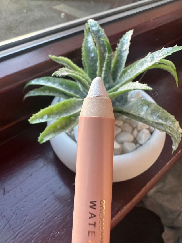 Oulac Cosmetics 01 Vanilla review photo by Jonadawn