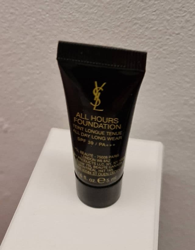 YSL Beauty All Hours Luminous Matte Foundation review photo by Aliyusha