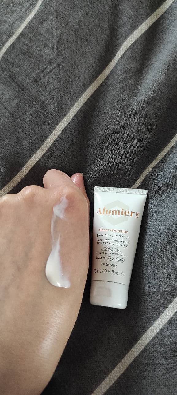 AlumierMD Sheer Hydration SPF 40 Untinted review photo by Vanner