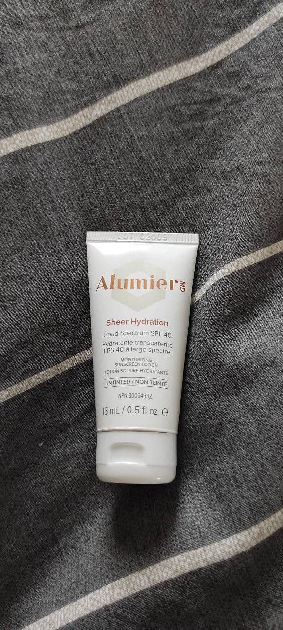 AlumierMD Sheer Hydration SPF 40 Untinted review photo by Vanner