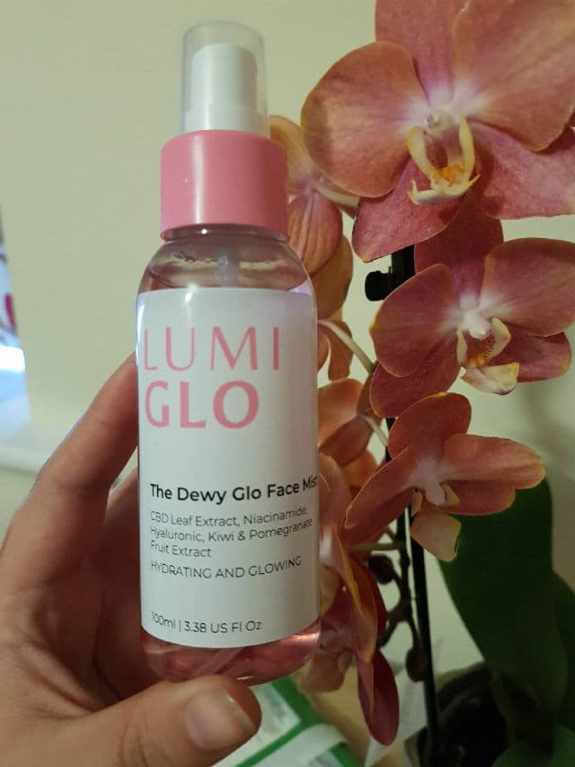 Lumi Glo The Dewy Glo Face Mist review photo by Nicol10