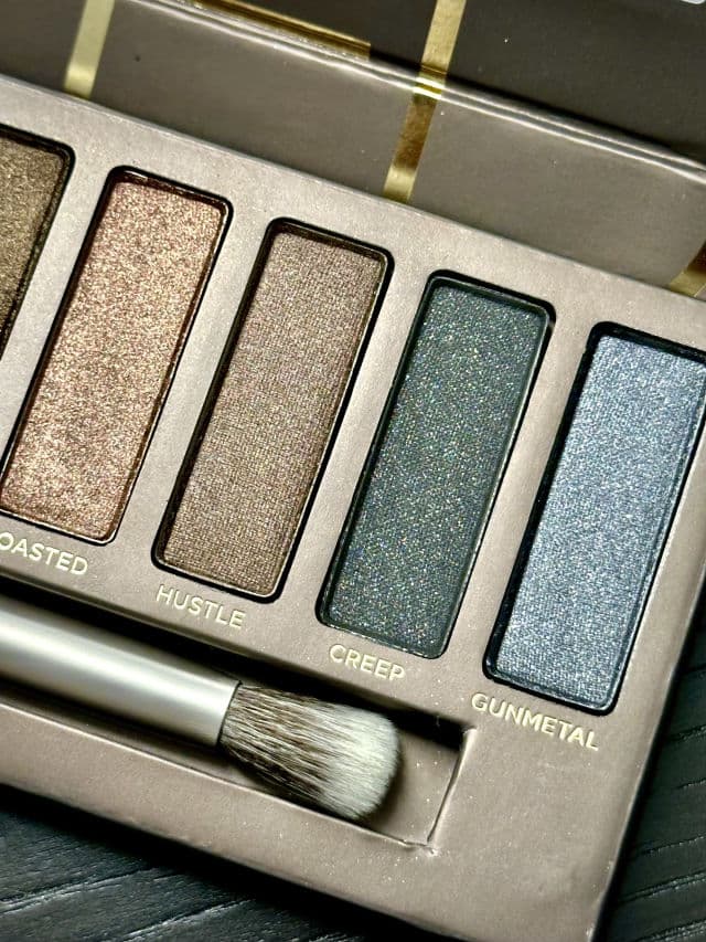 Urban Decay Naked1 Eyeshadow Palette review photo by HonestlyNur