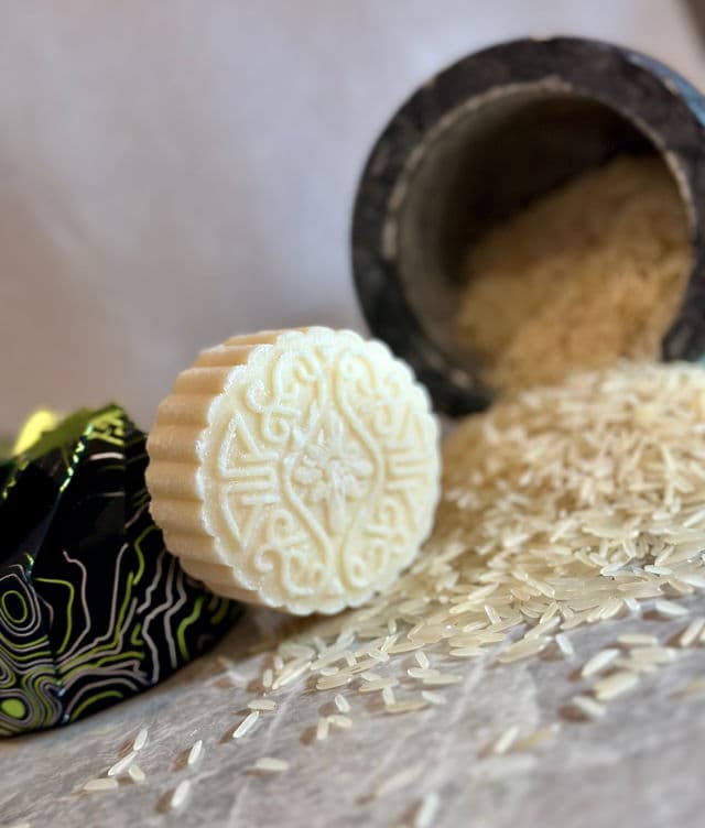 Viori Shampoo Hair-Bar Hidden Waterfall Sweet Musk Scented review photo by HonestlyNur