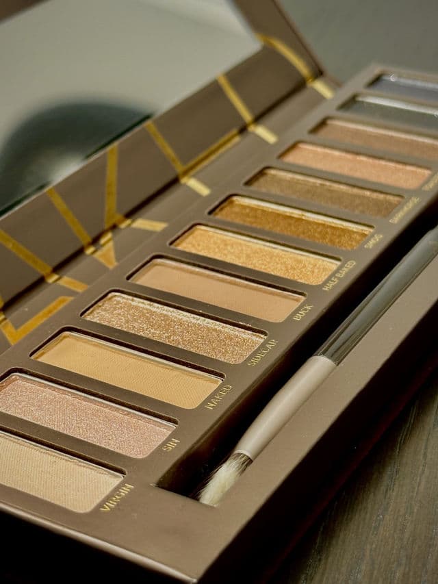 Urban Decay Naked1 Eyeshadow Palette review photo by HonestlyNur