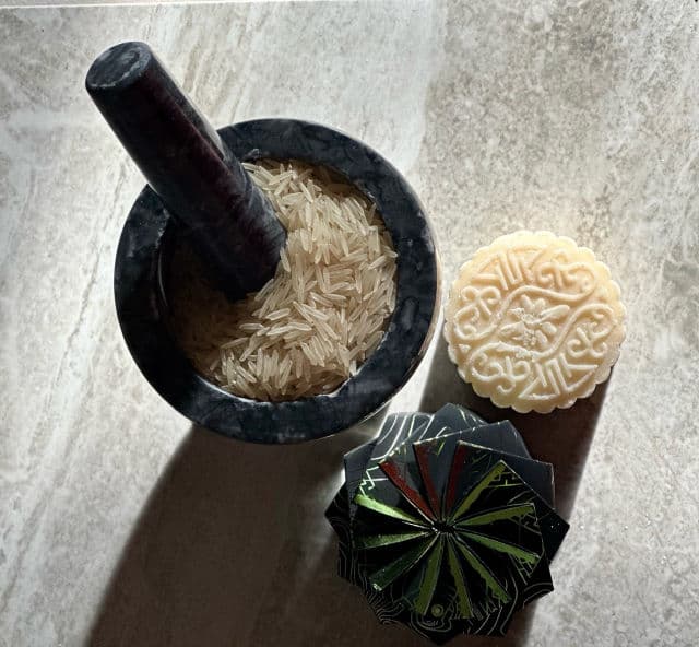 Viori Shampoo Hair-Bar Hidden Waterfall Sweet Musk Scented review photo by HonestlyNur