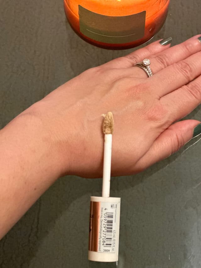 Catrice 001 Neutral Swan review photo by NehaW