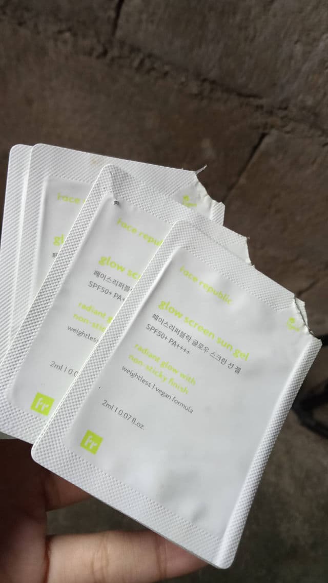 Face Republic Glow Screen Sun Gel SPF 50+ PA++++ review photo by julya