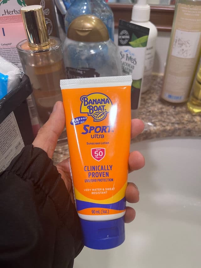 Banana Boat Sport Sunscreen Lotion SPF 50 PA+++ review photo by glowyxskin