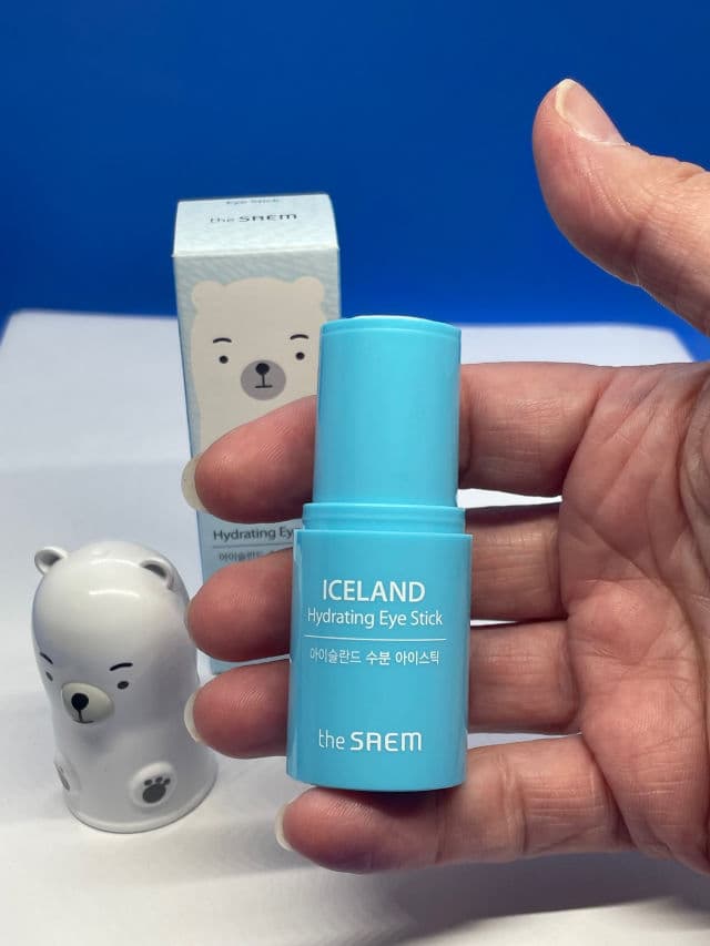 THE SAEM Iceland Hydrating Eye Stick review photo by Sharonspendstoomuch
