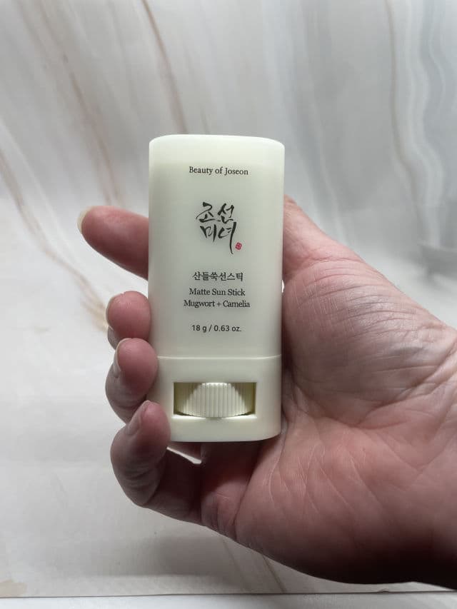 Matte Sun Stick Mugwort + Camelia product review