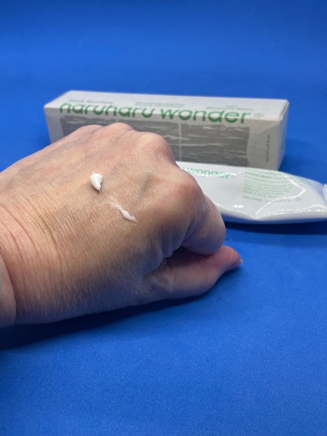 HaruHaru WONDER Black Bamboo Nourishing Calming Hand & Nail Cream review photo by Sharonspendstoomuch