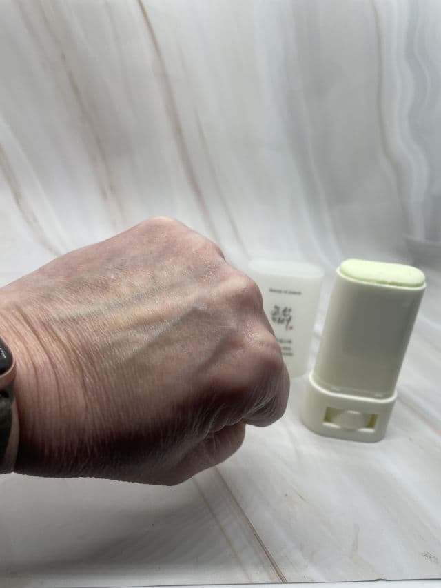 Matte Sun Stick Mugwort + Camelia product review