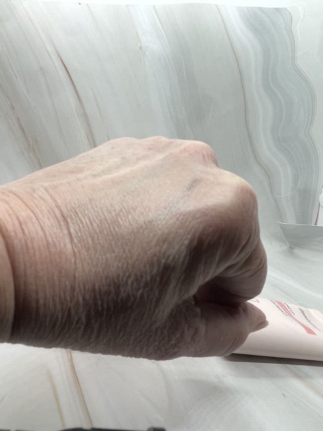 INNISFREE Tone Up No Sebum Sunscreen EX SPF50 PA++++ review photo by Sharonspendstoomuch