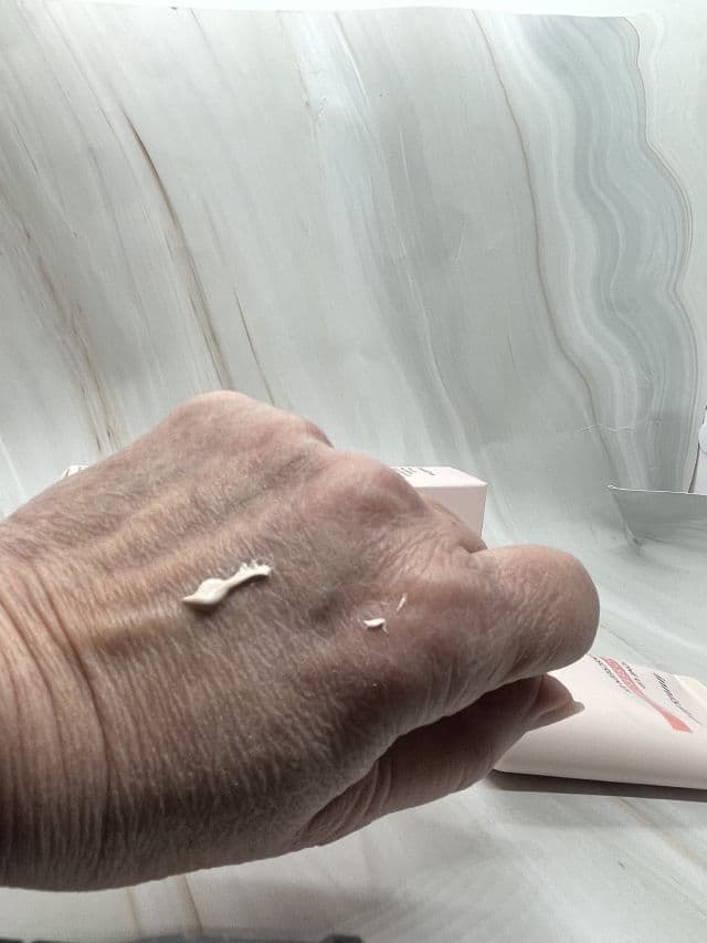 INNISFREE Tone Up No Sebum Sunscreen EX SPF50 PA++++ review photo by Sharonspendstoomuch