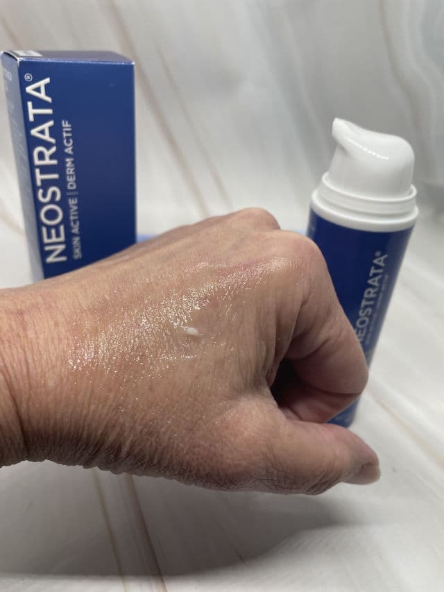 NeoStrata Hyaluronic Luminous Lift Daily Volumizing Gel Cream review photo by Sharonspendstoomuch
