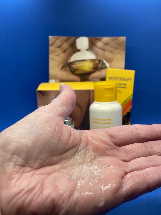 Meditherapy Vita Real Toning Enzyme Powder Cleanser review photo by Sharonspendstoomuch