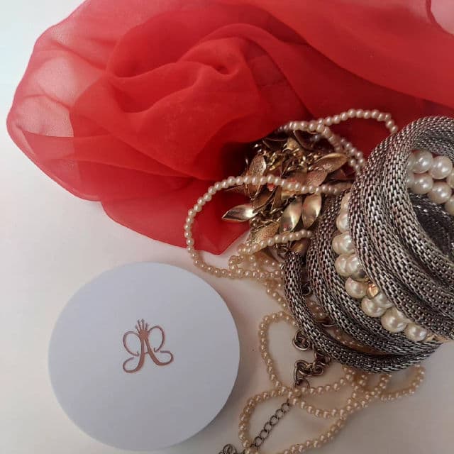 Anastasia Beverly Hills Glow Seeker Highlighter review photo by laughter