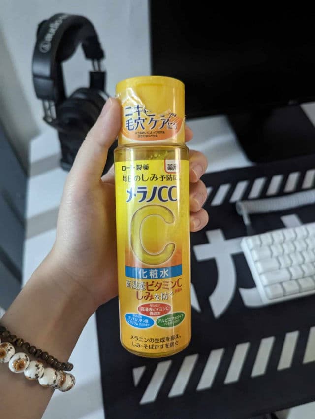 Rohto Melano CC Whitening Lotion review photo by Mystique