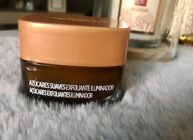 L'Oreal Paris Smooth Sugar Glow Scrub review photo by Sarra14