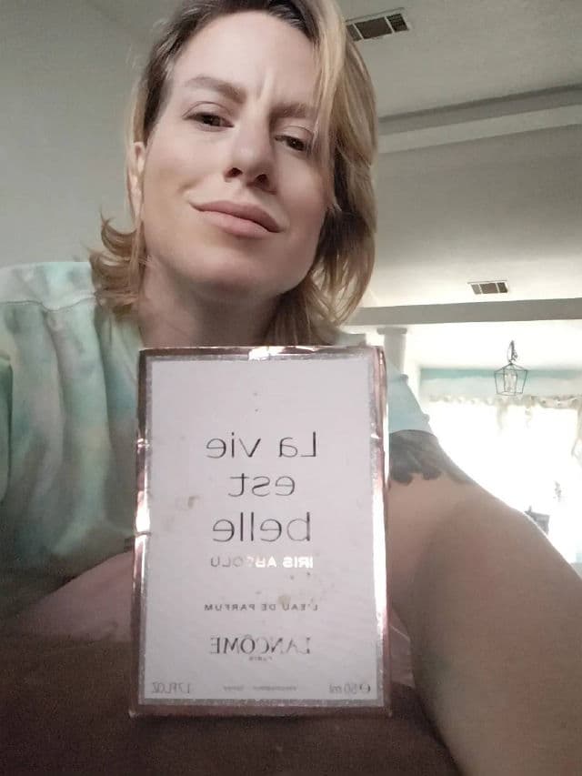 Lancome La vie est belle Scented Body Lotion review photo by jenzy2009