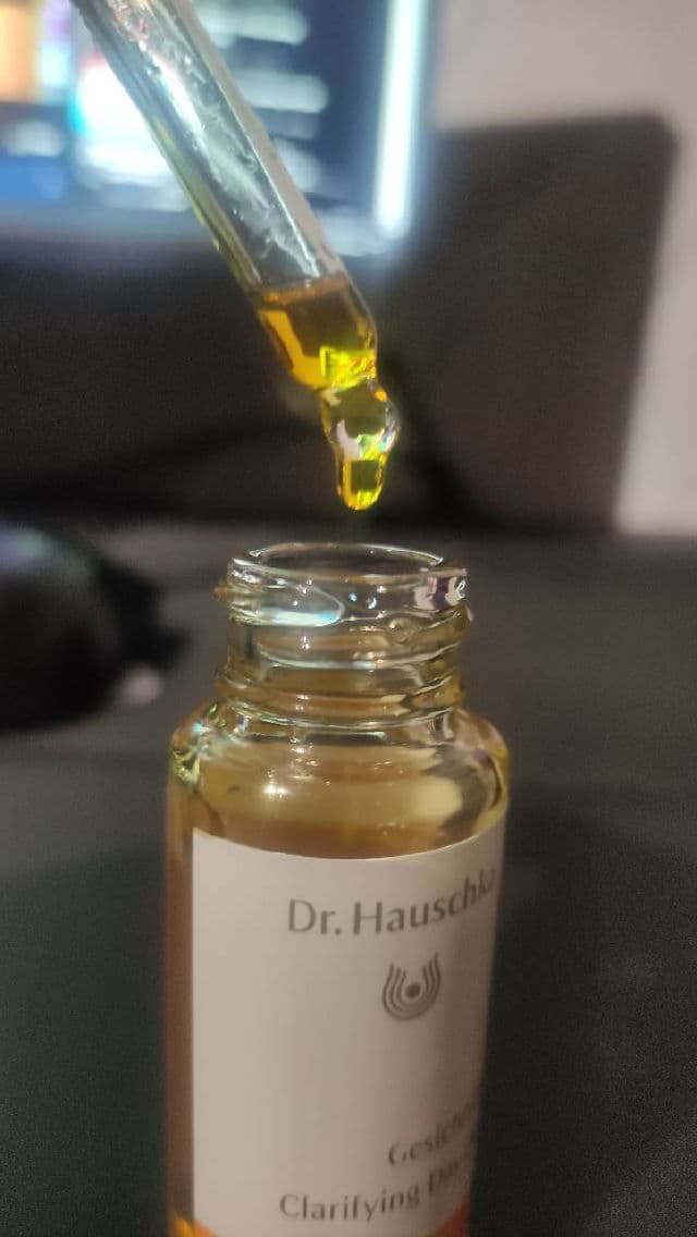 Dr. Hauschka Clarifying Day Oil review photo by Mihajlo