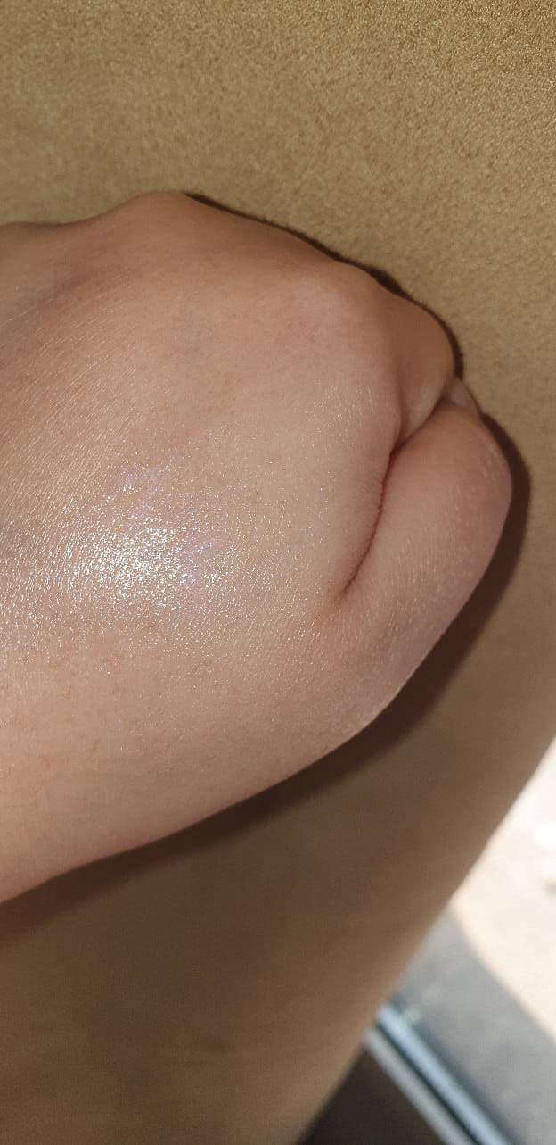 Huda Beauty Honey Balm Jelly Moisturizer review photo by Moanaa