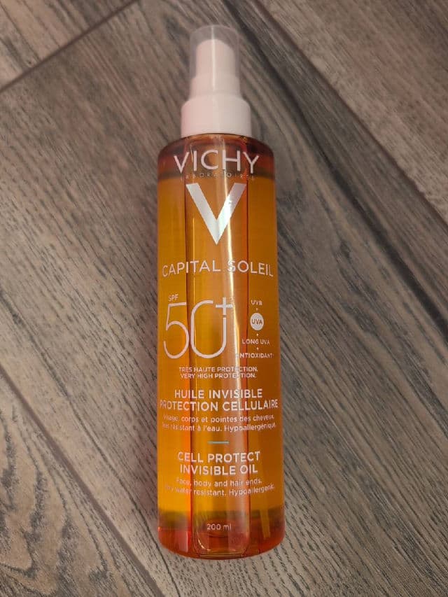 Vichy Ideal Soleil Invisible Spray SPF50 review photo by Desirev