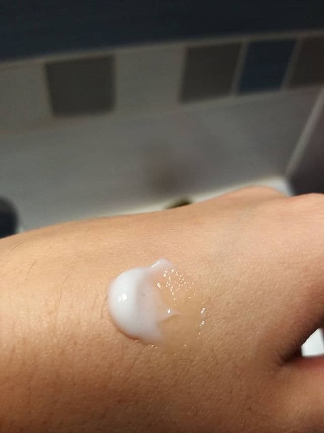 Your Good Skin Energizing Facial Scrub review photo by cinzSs