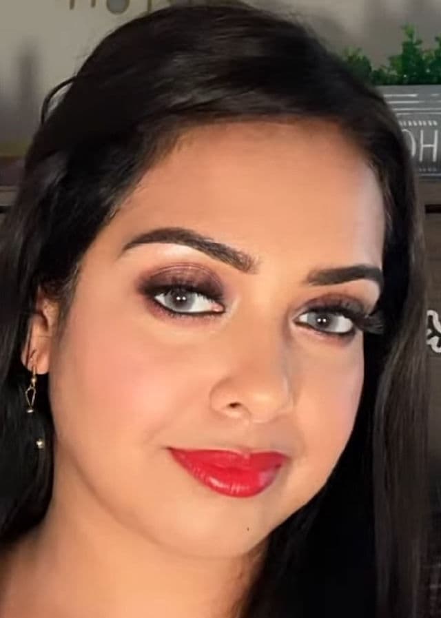 Essence Peaches & Cream review photo by Mitra