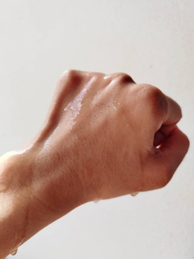 Veganifect. Clean & Glow Green Barley First Essence review photo by kaoriskincarejournal