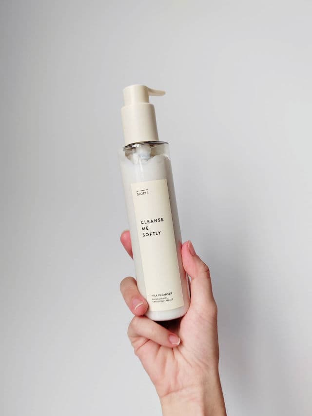 Sioris Cleanse Me Softly Milk Cleanser review photo by kaoriskincarejournal