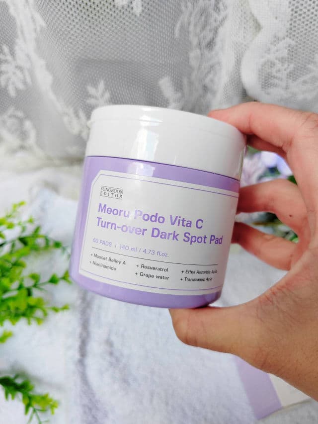Sungboon Editor Meoru Podo Vita C Turn-Over Dark Spot Pad review photo by kaoriskincarejournal