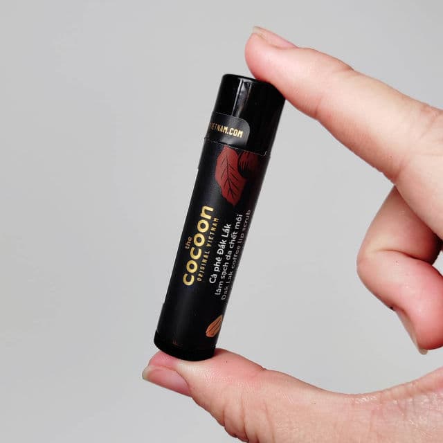 the Cocoon Dak Lak Coffee Lip Scrub review photo by kaoriskincarejournal